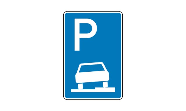 1.4.42-112: Welche Fahrzeuge dürfen hier parken?